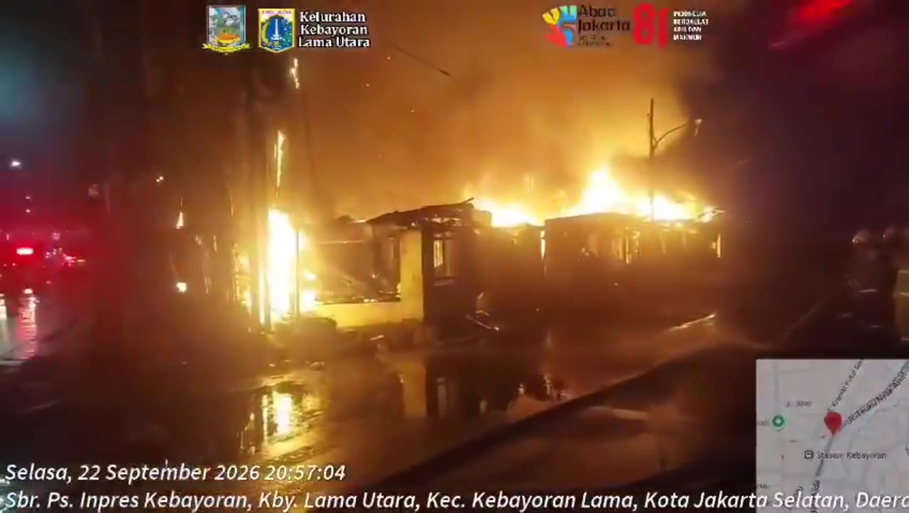 VIDEO: Kebakaran Melanda Pasar Inpres Kebayoran Lama