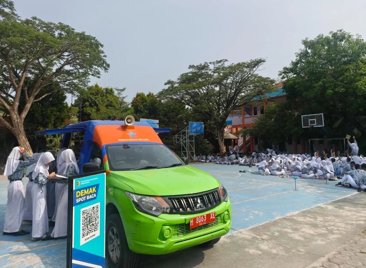 Tingkatkan Minat Baca Siswa, Dinperpusar Demak Gelar Program Literasi di SMAN 1 Demak
