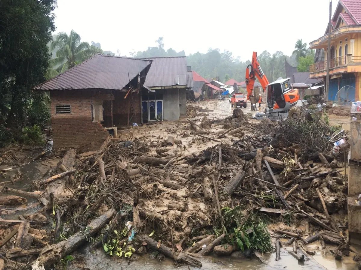 Evaluasi Lingkungan Pascabencana Sumbar, Pakar UI Soroti Status Bencana