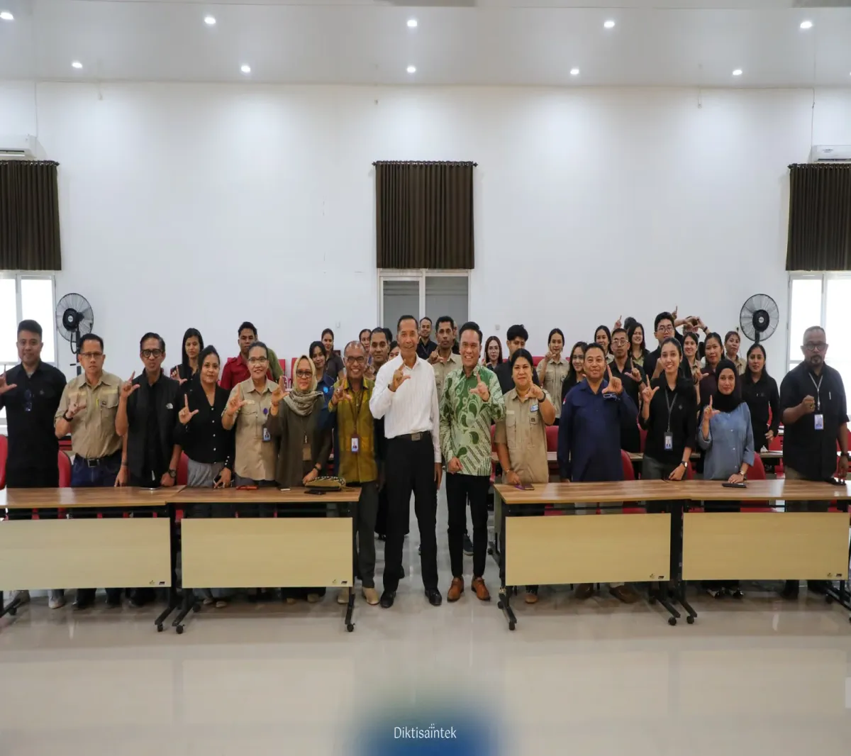 Wamendiktisaintek Dorong Kampus Atasi Kemiskinan di NTT