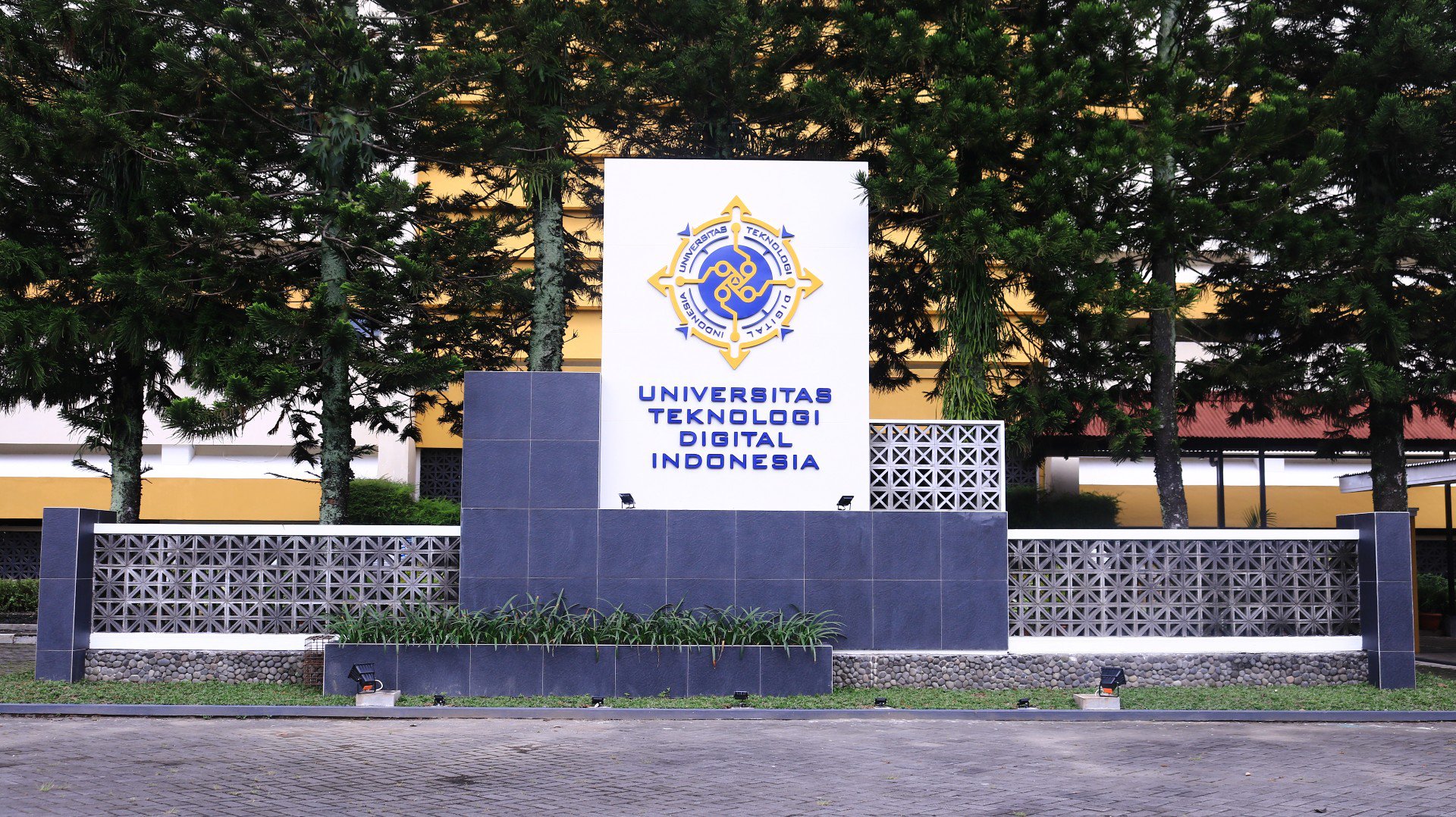 Update Terbaru Biaya Kuliah Universitas Teknologi Digital Indonesia (UTDI) TA 2024/2025