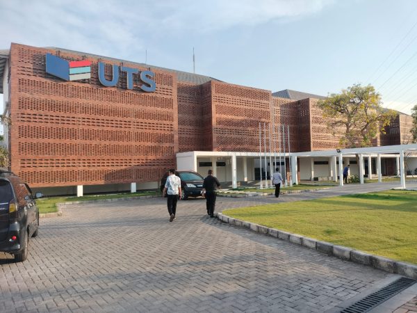 Update Terbaru Biaya Kuliah Kelas Sore Universitas Teknologi Surabaya (UTS) TA 2024/2025