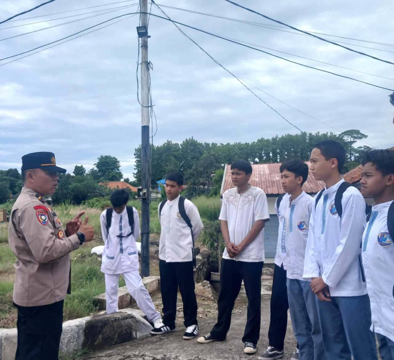 Antisipasi Tawuran Pelajar: Sat Binmas Tangsel Edukasi SMAN 9 Nusa Indah