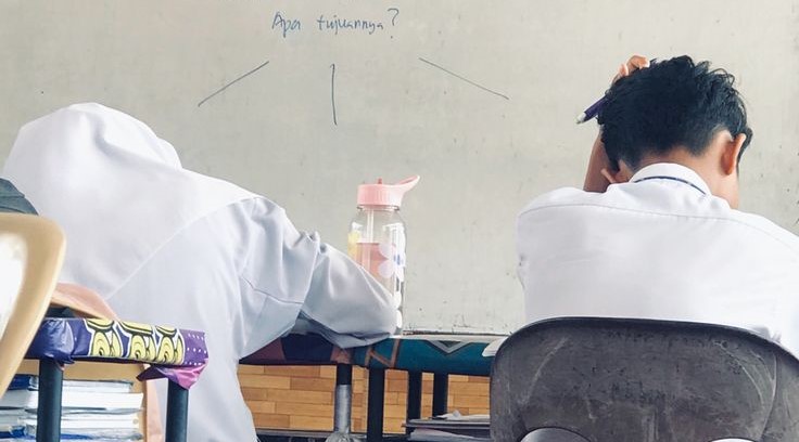 Pengaruh Hubungan Percintaan di SMA terhadap Pencapaian Akademik