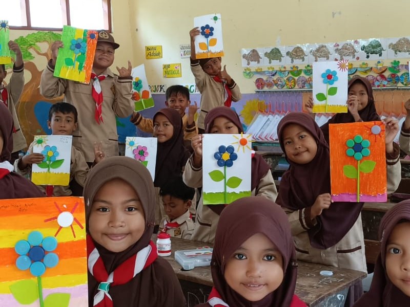 Kerajinan Tangan Sekolah: Proyek Kreatif untuk Belajar dan Bermain
