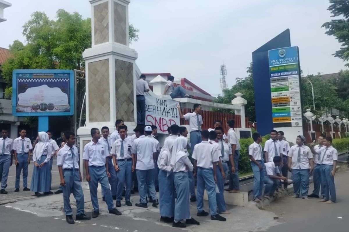 Sekolah Dinilai Lalai, Siswa SMKN 2 Solo Demo karena Terancam Tak Bisa SNBP