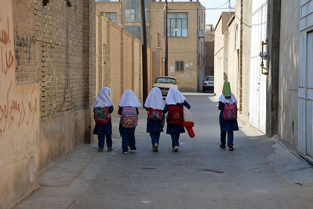 Iran Beku! Suhu Ekstrem Memaksa Sekolah dan Perkantoran Berhenti Beroperasi