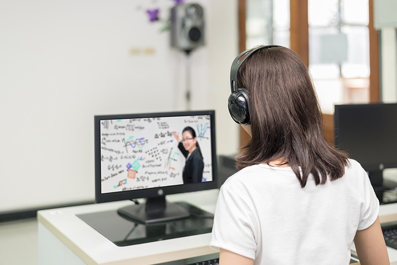 Perempuan di Teknologi: Beasiswa Basic Course Coding & UI/UX untuk Masa Depan Cerah