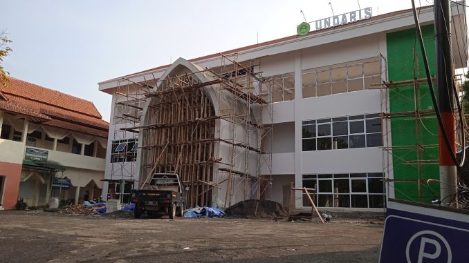 Update Terbaru Biaya Kuliah Universitas Darul Ulum Islamic Centre Sudirman GUPPI Ungaran (UNDARIS Ungaran) TA 2025/2026