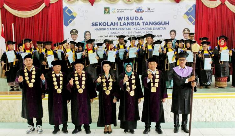 Lansia Simalungun Diwisuda! Sekolah Lansia Tangguh Dapat Dukungan Bupati