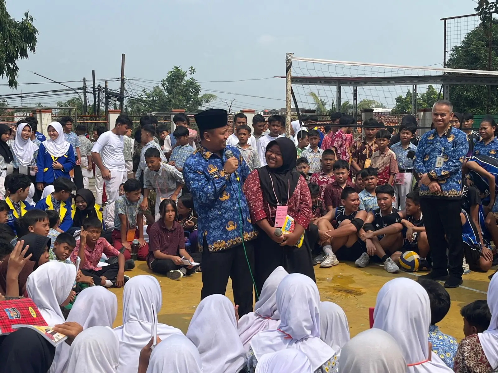 Wali Kota Depok Turun Langsung ke Sekolah Saat MPLS, Bawa Hadiah dan Semangat Baru