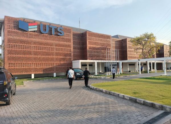 Update Terbaru Biaya Kuliah Kelas Sore Universitas Teknologi Surabaya (UTS) TA 2025/2026