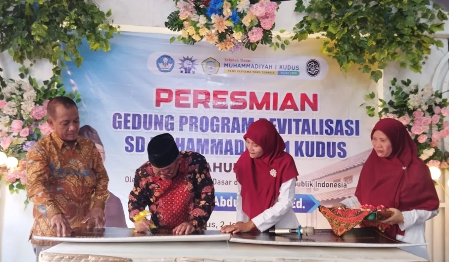 Revitalisasi Sekolah di Kudus Capai 100 Persen, Mendikdasmen: Semua Tuntas