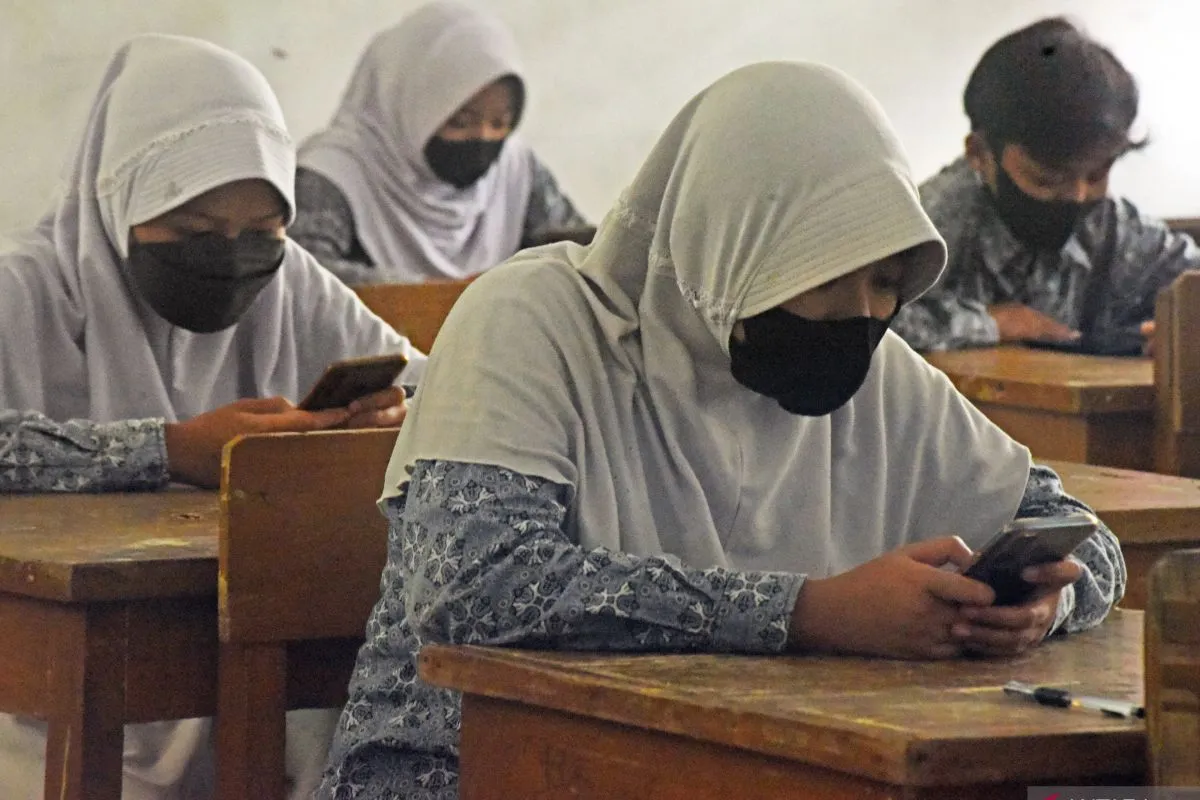 Pembatasan Ponsel di Sekolah Diterapkan di Sultra, Ini Tujuan dan Dampaknya