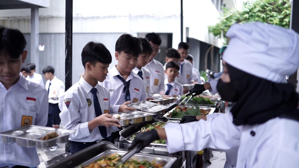 MBG Prasmanan Cianjur Jadi Favorit Siswa, SPPG Siapkan Program Keliling Sekolah