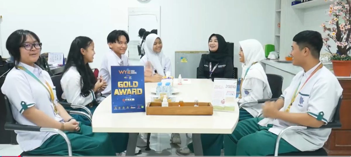 Menginspirasi! Tim Siswa Sekolah Madania Bawa Pulang Prestasi Usai Kalahkan 17 Negara