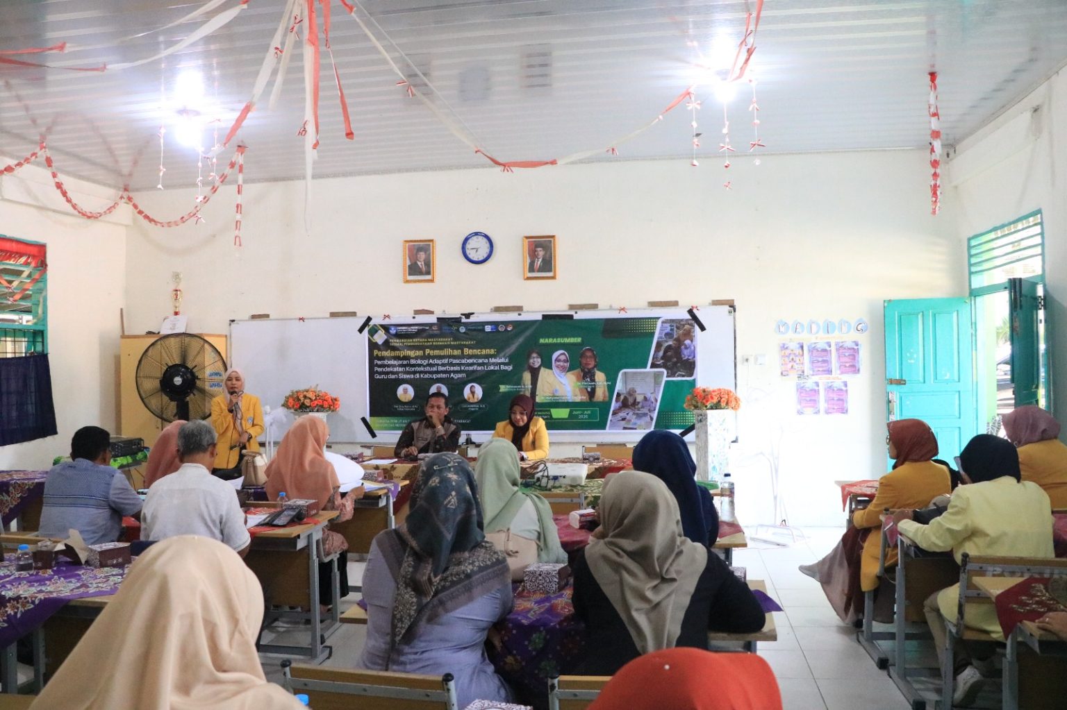 Guru dan Siswa Agam Dapat Pendampingan UNP untuk Bangkitkan Pembelajaran Biologi