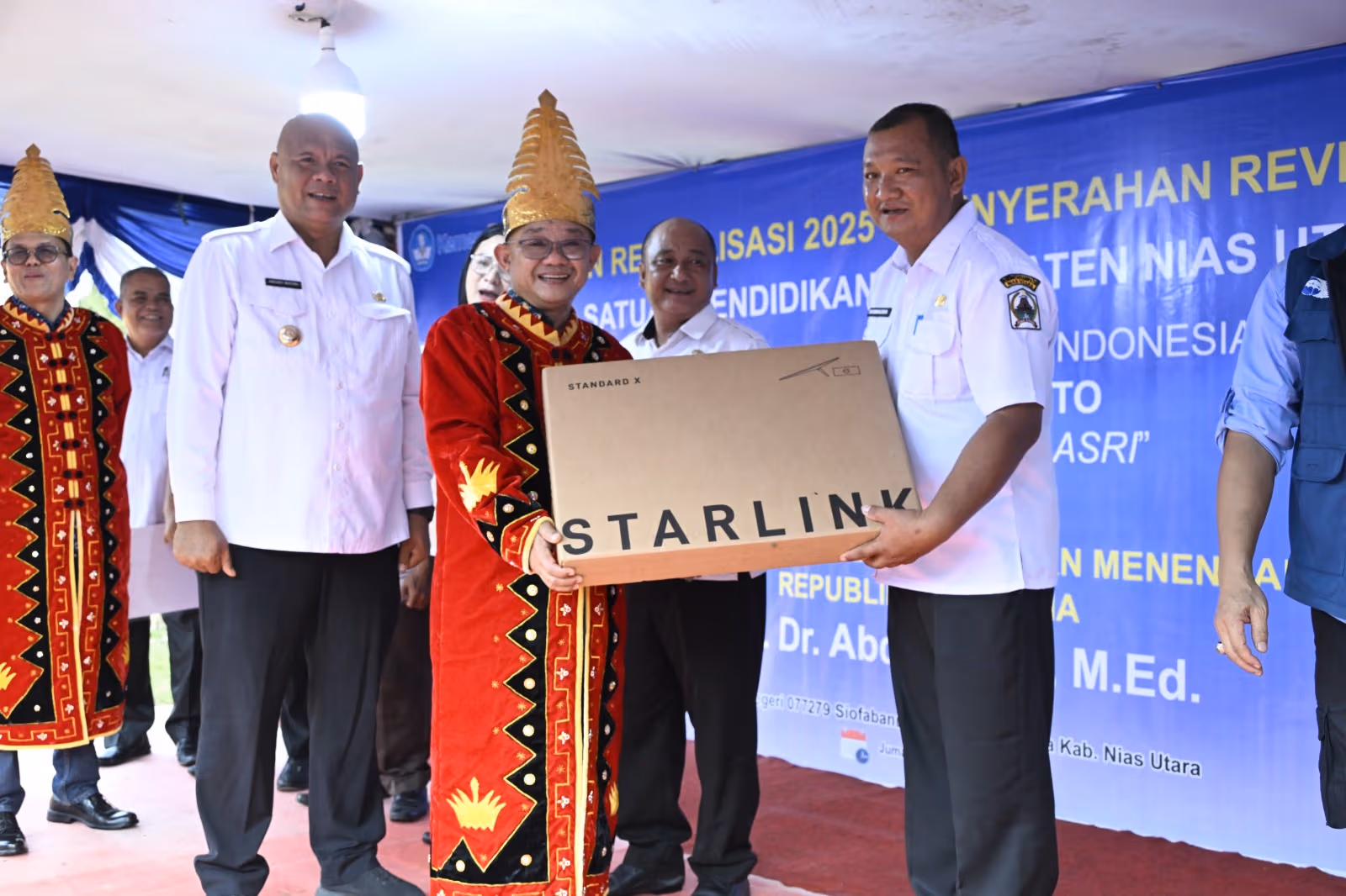 Sekolah Terpencil Nias Utara Mendapat Perhatian, Mendikdasmen Pastikan Internet Tersedia