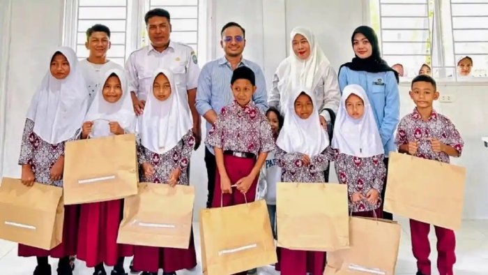 Dapur MBG Suaq Carong Abdya Berbagi Perlengkapan Sekolah untuk Anak Yatim, Dorong Generasi Berprestasi