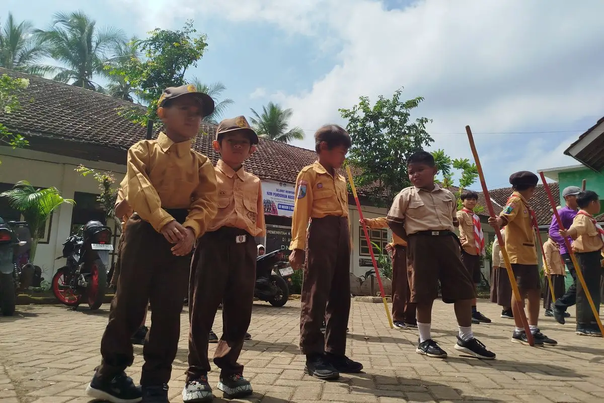 Perjuangan Guru di Banyuwangi, Patungan Beli Hadiah demi Menarik Minat Siswa ke SD Negeri