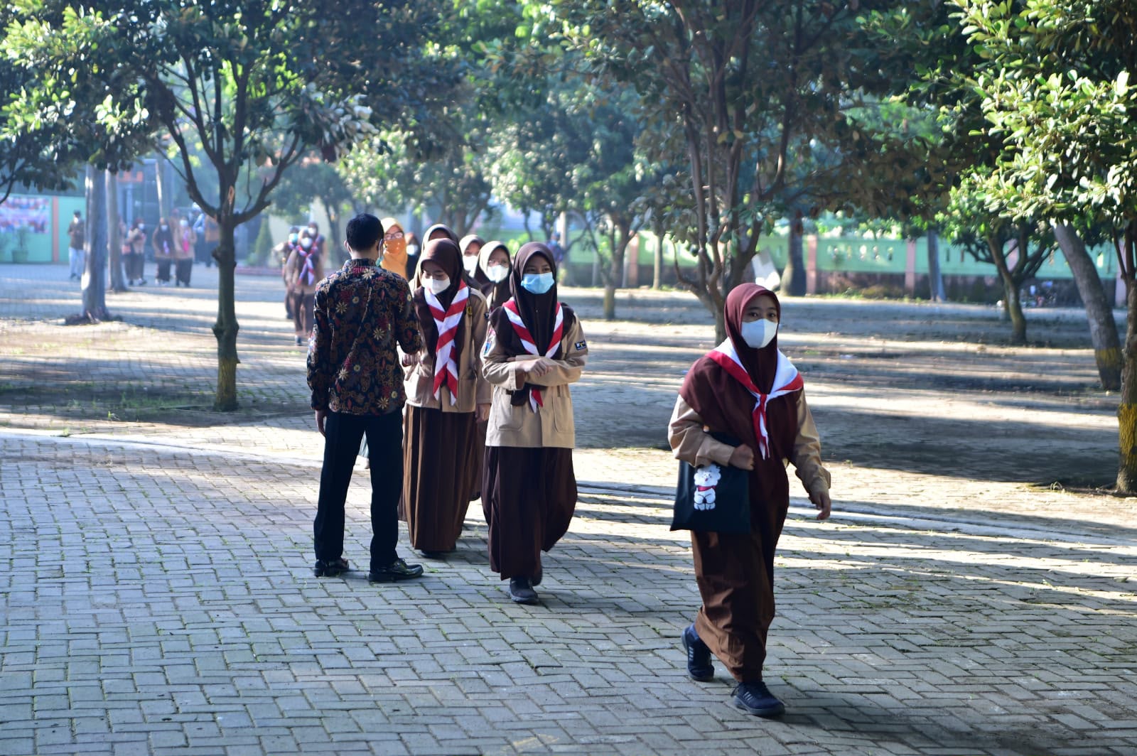 PJJ Berakhir, Siswa Jakarta Kembali ke Sekolah Hari Ini: Ini yang Harus Diperhatikan