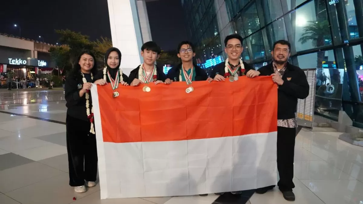 Tim Indonesia Sabet 12 Medali dan 3 Penghargaan di IESO 2026 Italia