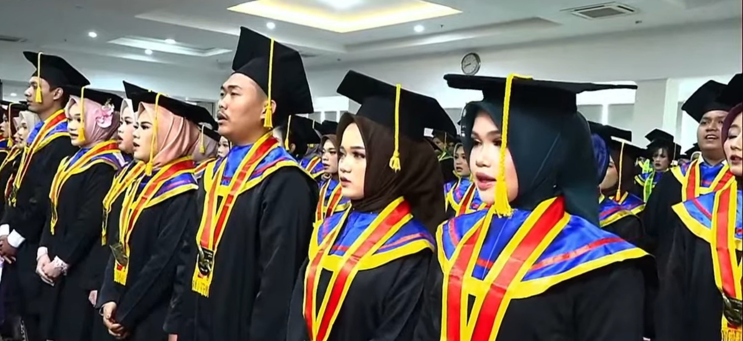Universitas BPD Semarang Wisuda 222 Lulusan, Fokus Tingkatkan Kolaborasi dan Mutu Alumni