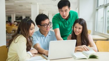 Biaya Kuliah Kelas Karyawan Di Surabaya