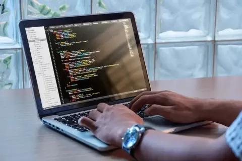 Apa yang Dipelajari di Jurusan Teknologi Informasi?