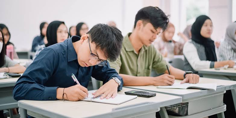 Cari S1 Murah di Malang? Ini Program yang Bisa Jadi Pilihan
