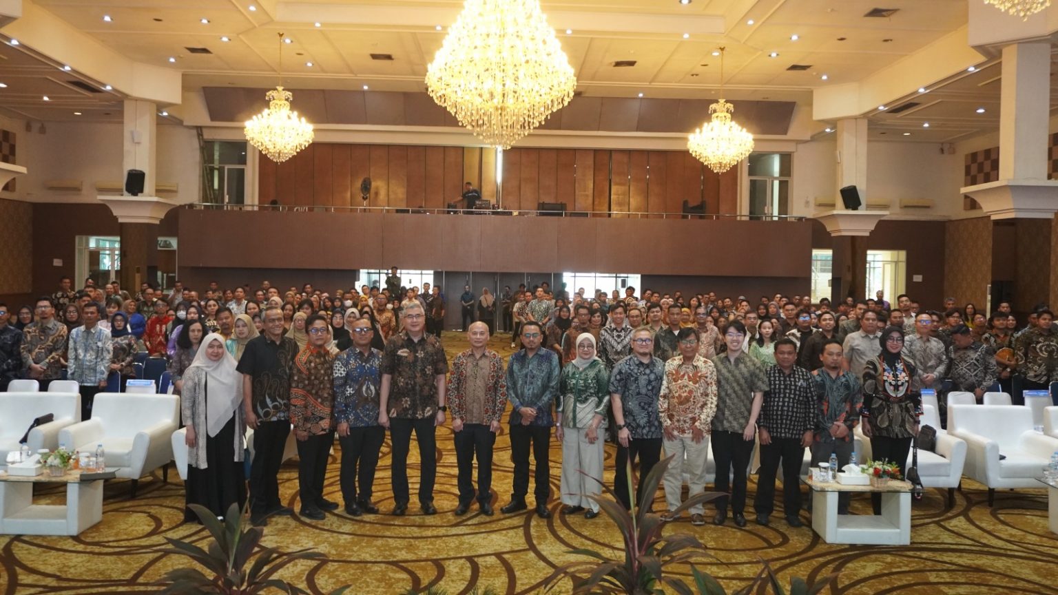 Universitas Esa Unggul Gelar Welcome Student Pascasarjana dengan Tema “Unleashing AI Potential to Drive Transformative Action”