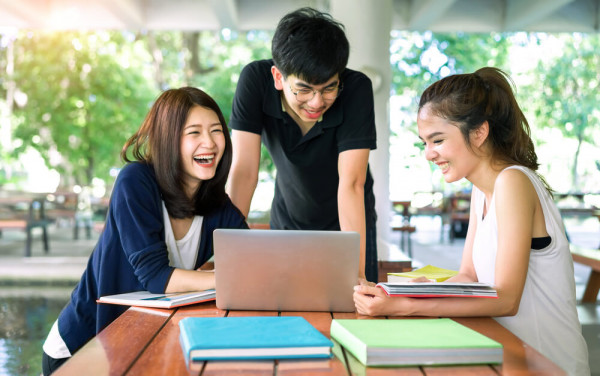 Berapa Tahun Kuliah S1 Kelas Karyawan