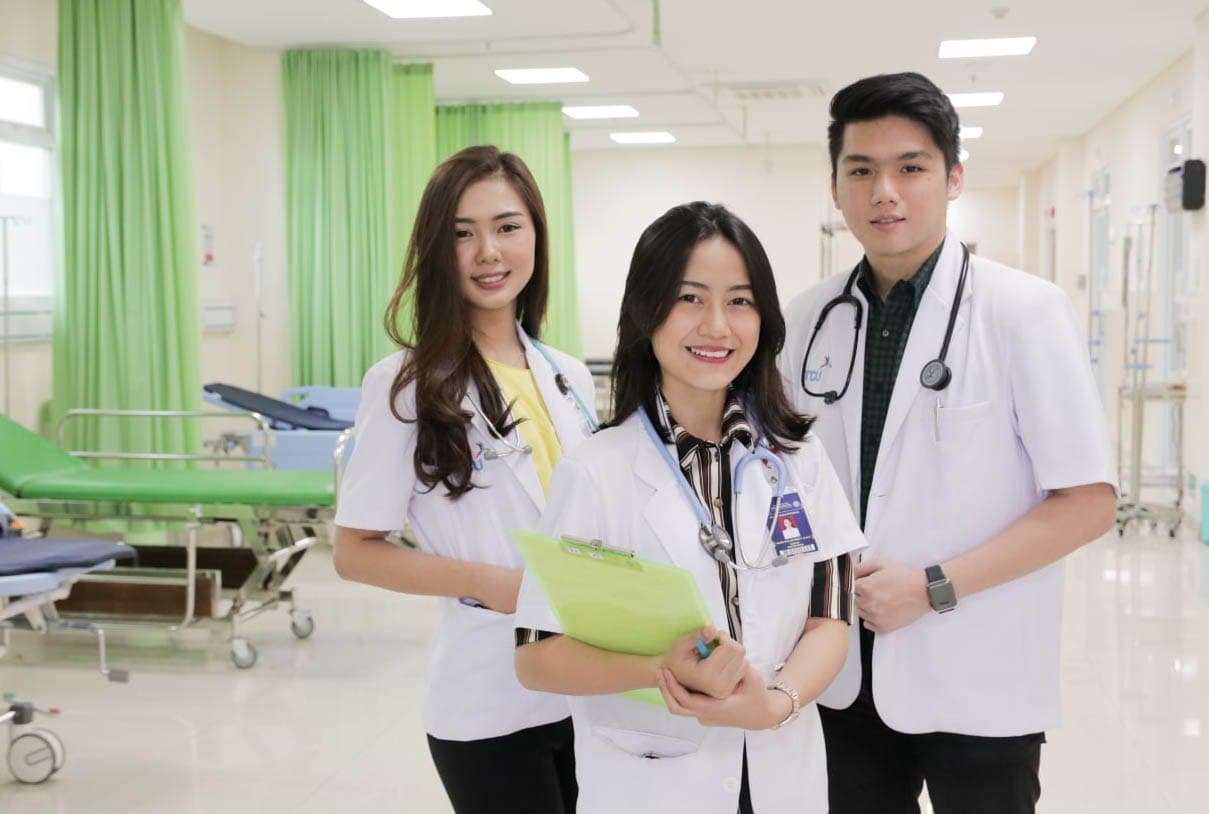 6 Fakultas Kedokteran Terbaik dan Termurah di Pekanbaru, Cek Biaya Kuliahnya!
