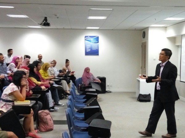 Kelas Karyawan S1 Islam Madani di Jakarta Timur