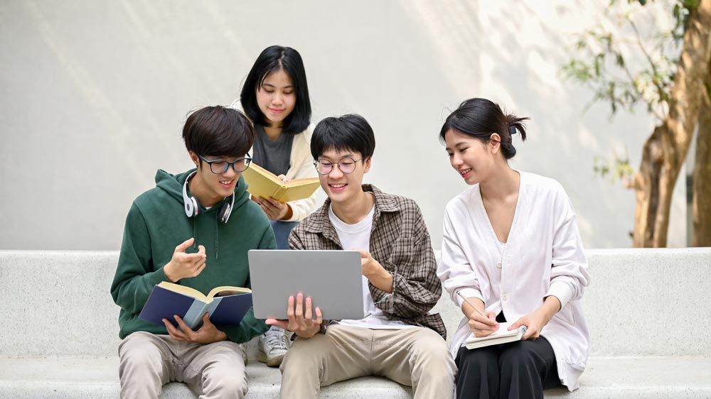 Sistem Perkuliahan hybrid learning untuk Kelas Karyawan S1 Manajemen