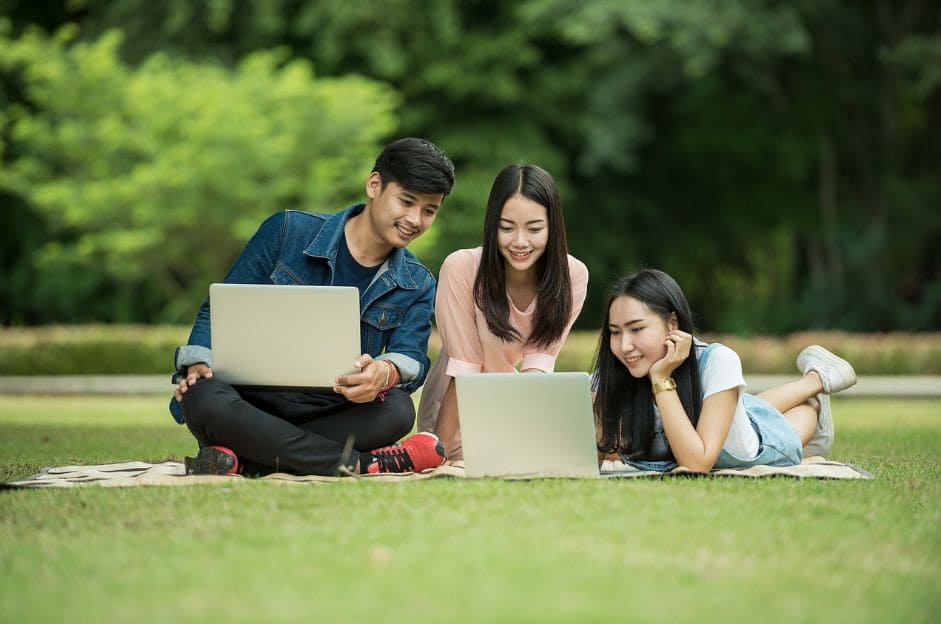 Sistem Perkuliahan e learning untuk Kelas Karyawan S1 Teknik Elektro di Medan